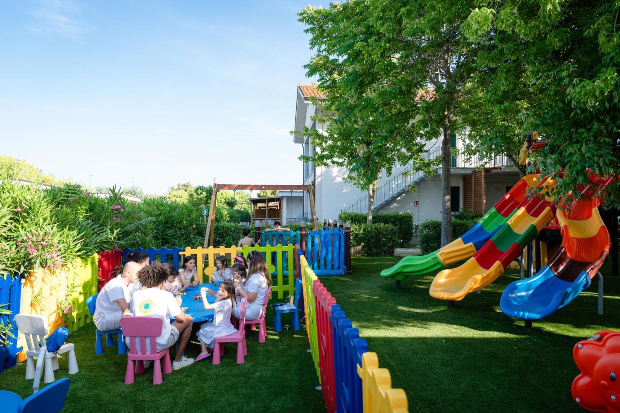 Club Del Sole Stork Family Collection Giulianova Exterior foto