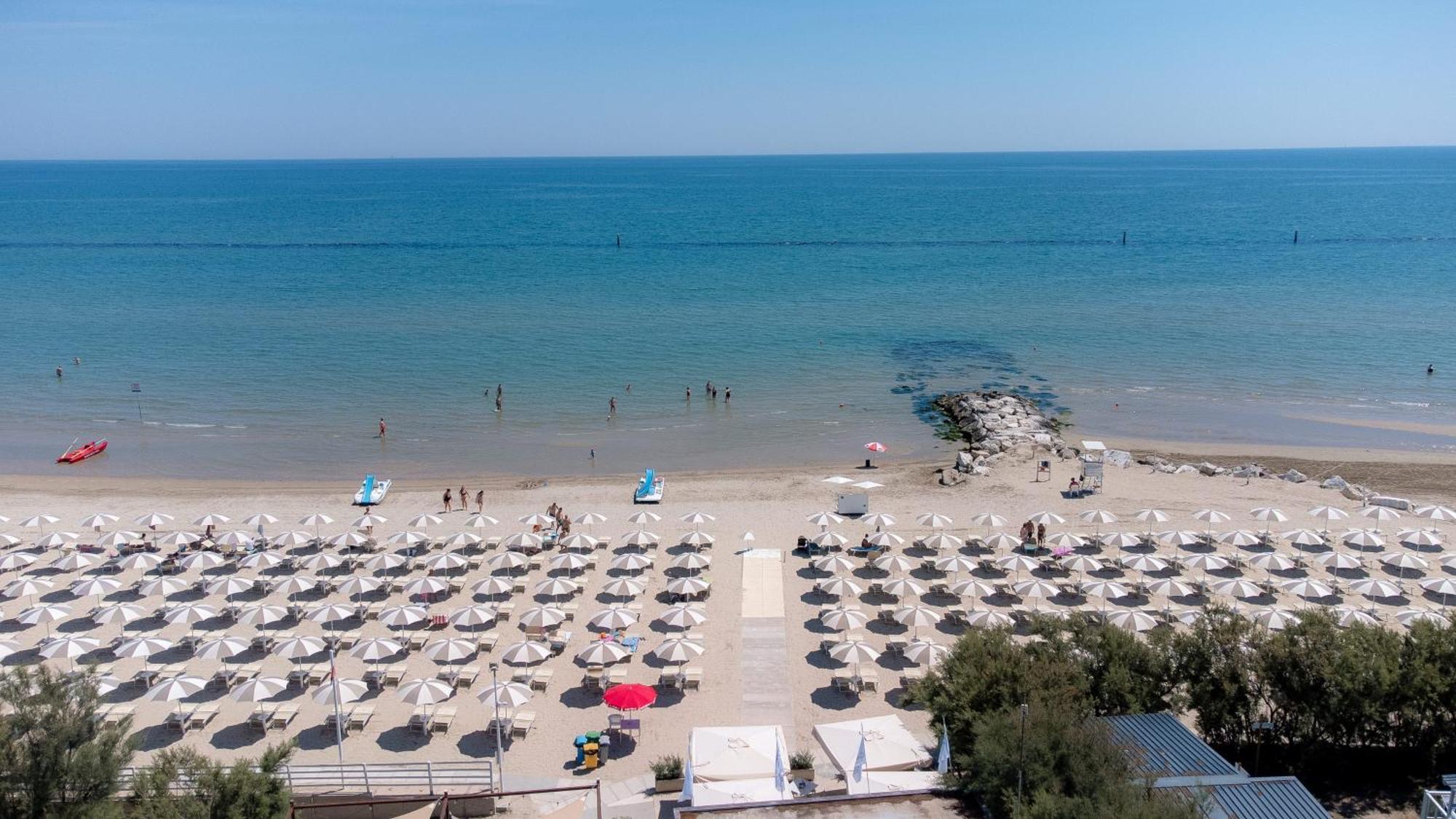 Club Del Sole Stork Family Collection Giulianova Exterior foto